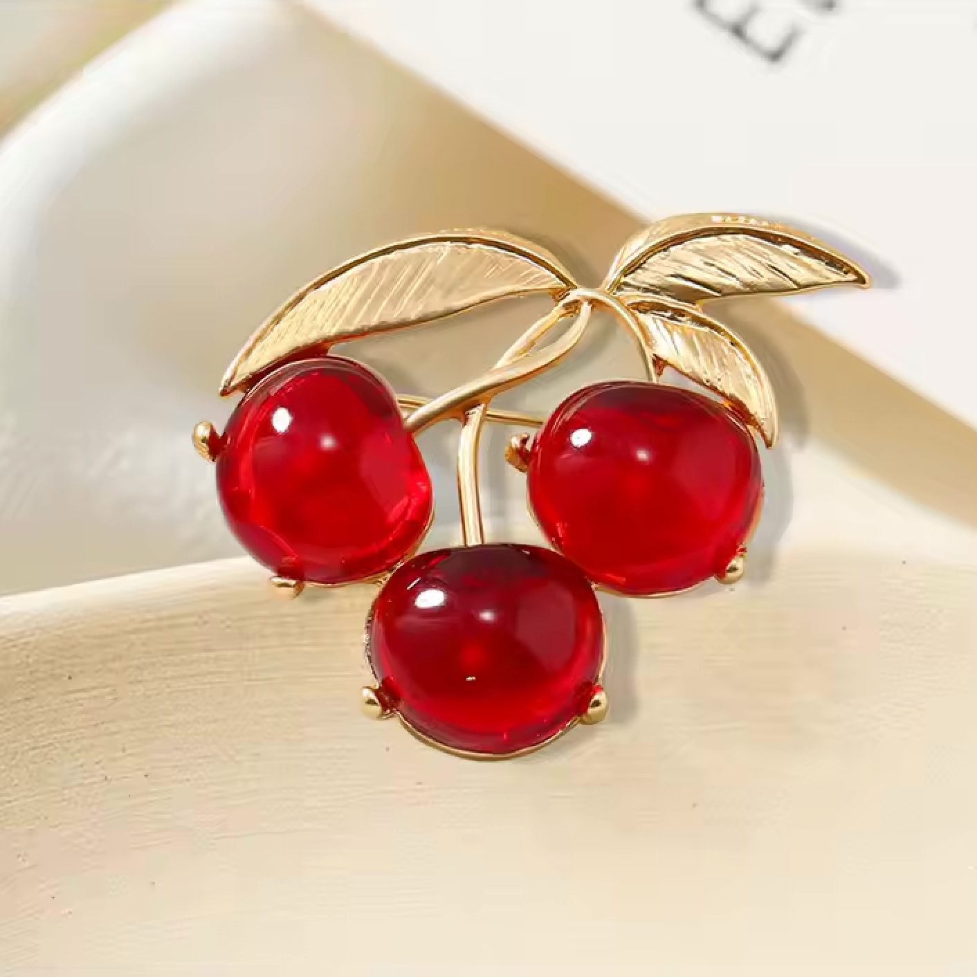 CHERRY BROOCHE